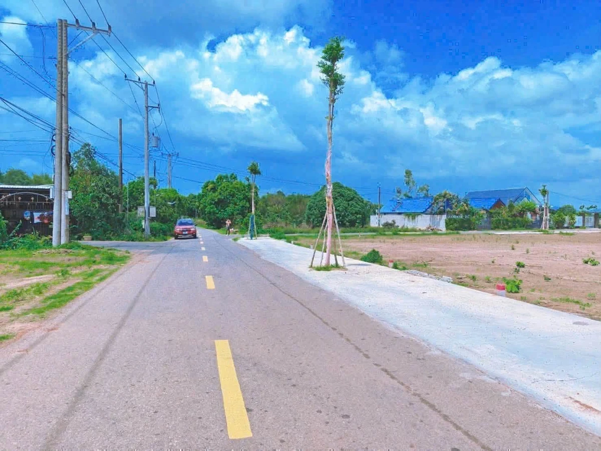 Bán đất 170m² mặt tiền Nguyễn Huệ, Đất Đỏ, giá 8xx triệu - Ảnh thu nhỏ 4