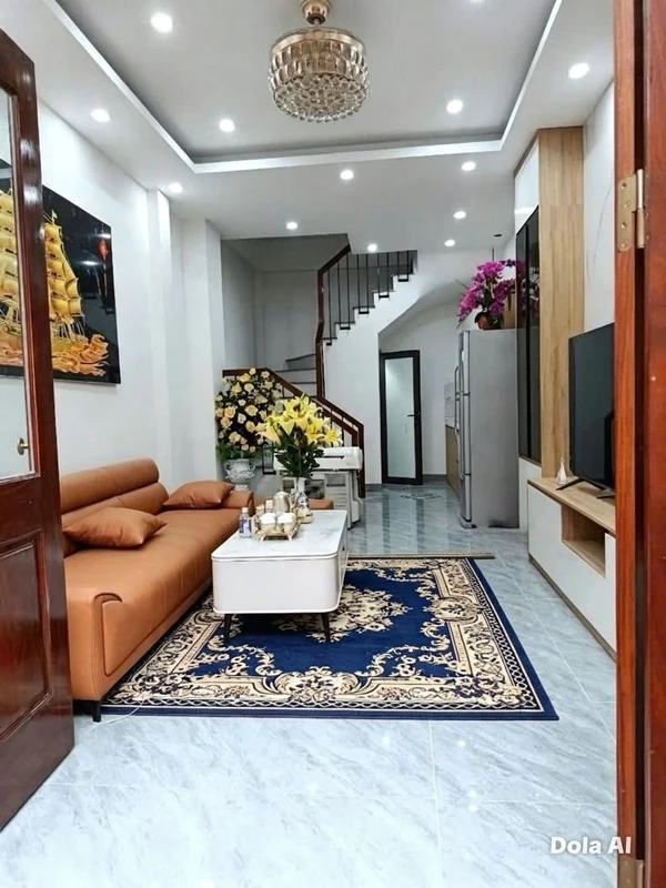 Bán nhà 5 tầng 32m2 Đàm Quang Trung Long Biên 6.4 tỷ