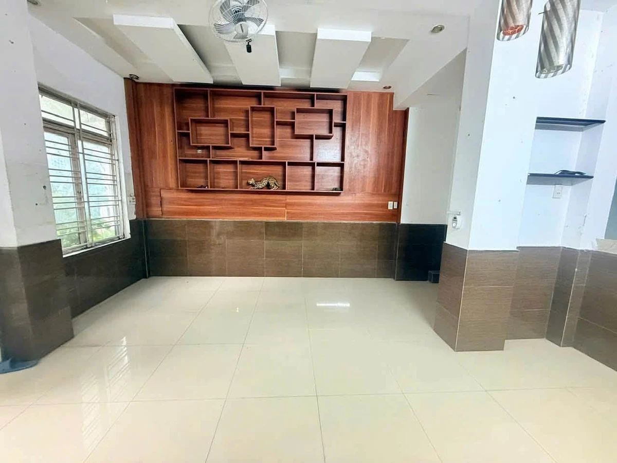Bán nhà 2 tầng mặt tiền 78m2 tại Bà Triệu, Huế - 4.2 tỷ - Ảnh thu nhỏ 3