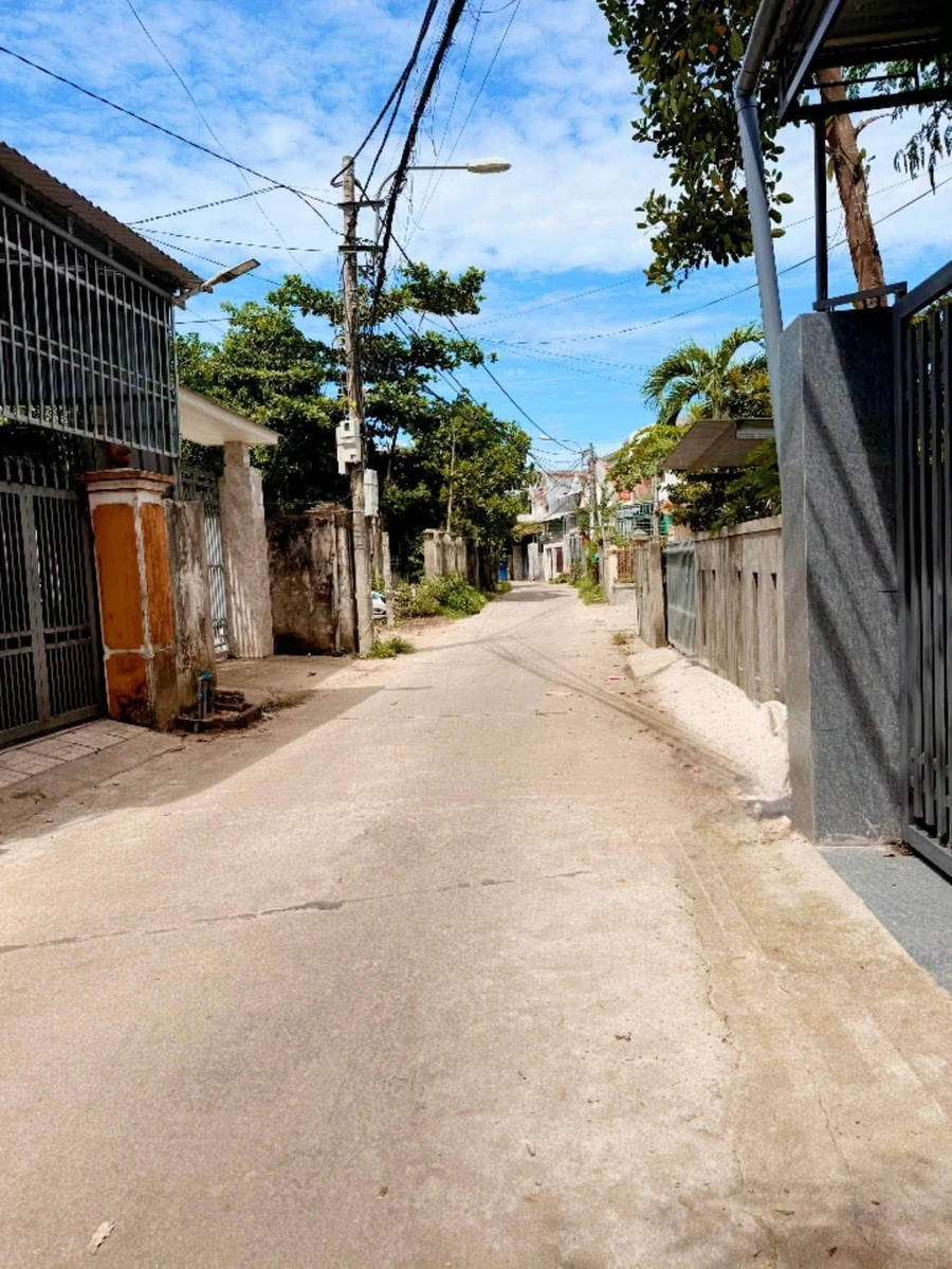 Bán nhà 2 tầng 3PN, 125m², đường ô tô Quảng Ngãi - Ảnh thu nhỏ 2
