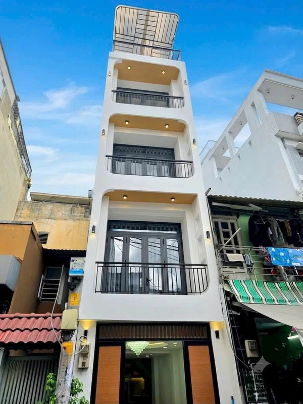 Bán nhà mặt tiền Cô Giang, Phú Nhuận, 1 trệt 4 lầu, 7PN, giá 9,95 tỷ