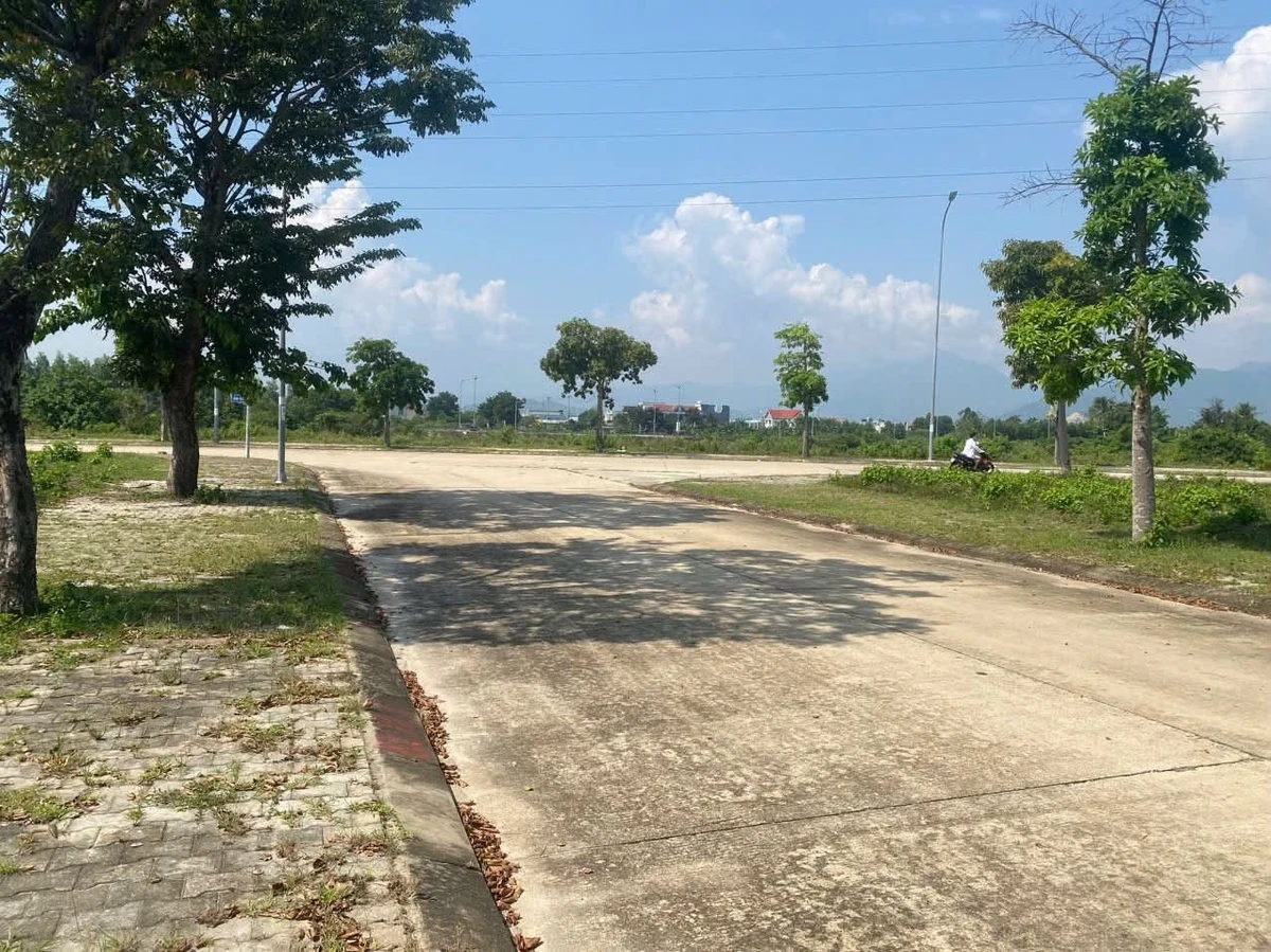 Bán nhanh cắt lỗ lô đất 125m2 hướng đông nam tại Golden Hills, Đà Nẵng - Ảnh 1