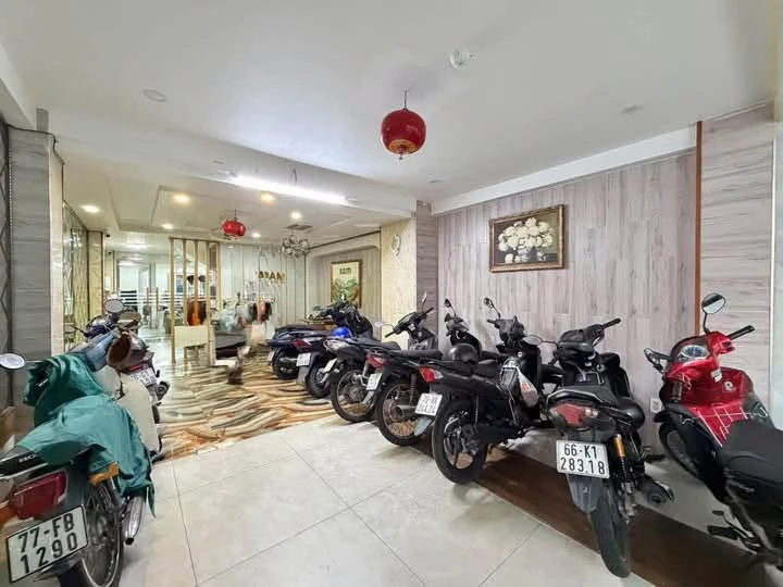 Bán shophouse 134m2, 5 tầng 20 căn hộ, mặt tiền Hoa Sữa, Phú Nhuận - Ảnh thu nhỏ 4