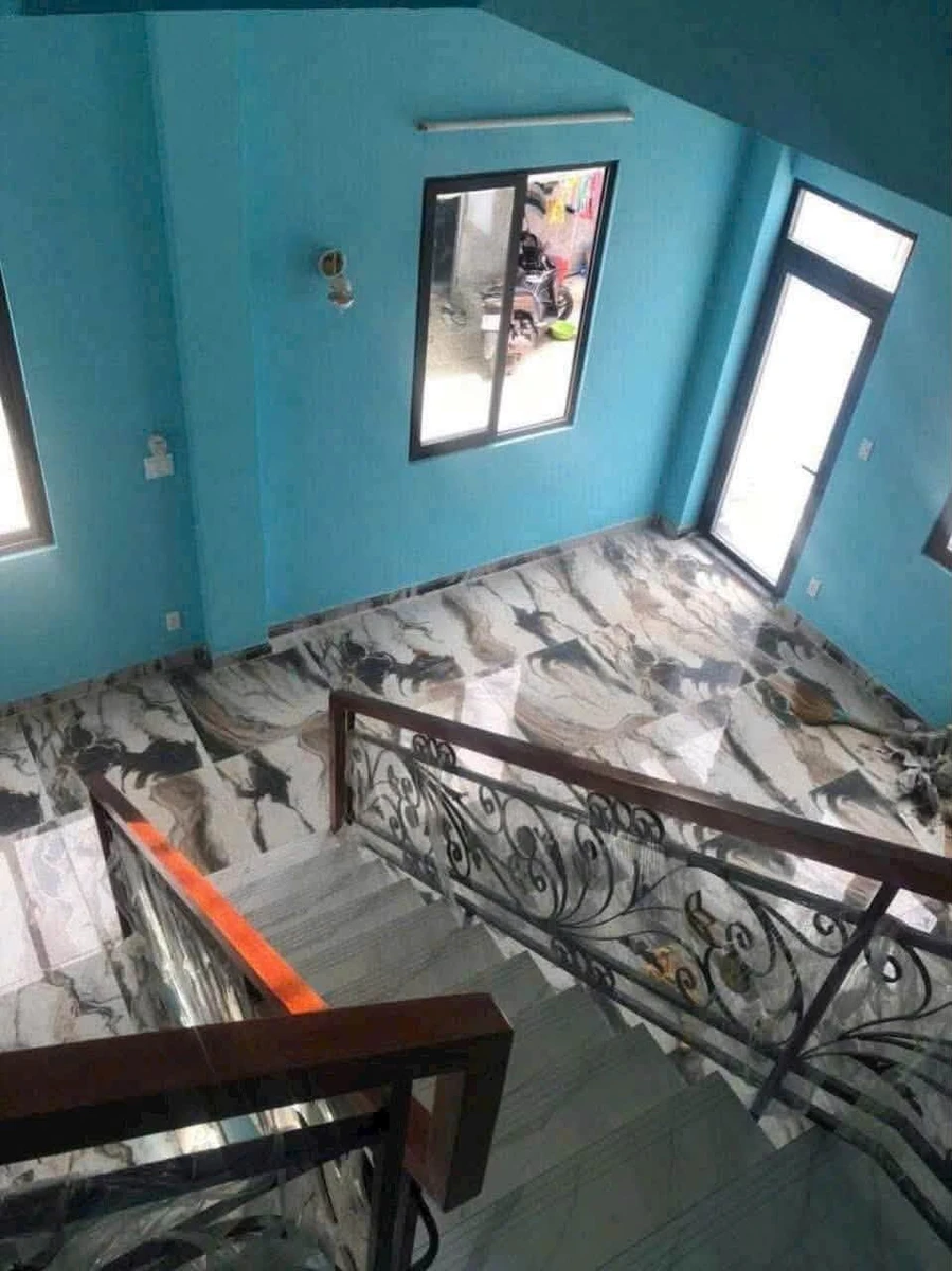 Cho thuê nhà căn góc hẻm 280m² 4PN Bình Tân 14 triệu/tháng - Ảnh thu nhỏ 3