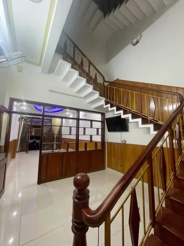Cho thuê nhà 3 tầng 3PN 80m² đường Ỷ Lan Quy Nhơn