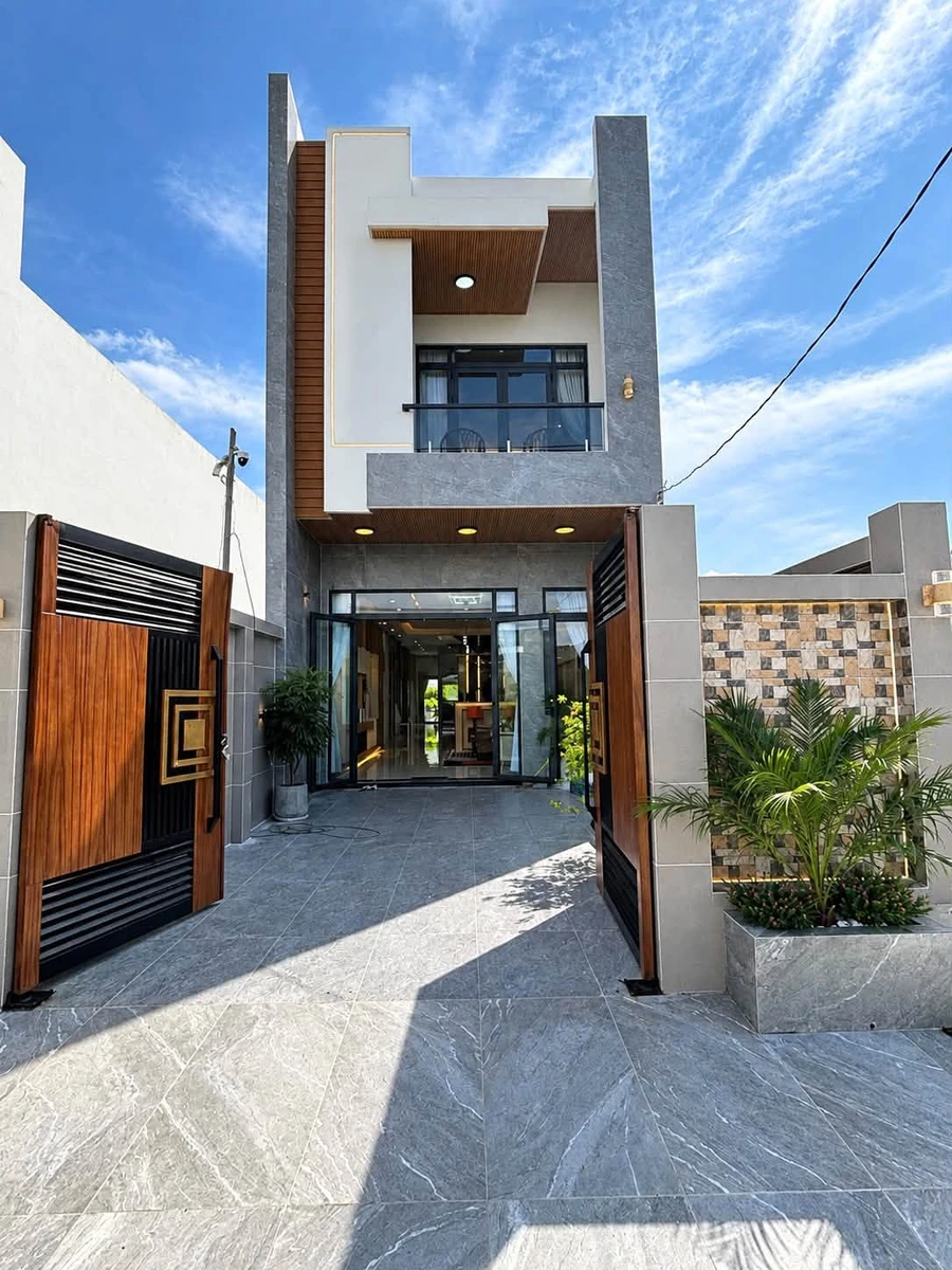 Bán nhà phố phong cách resort 5x35m, 3PN 4WC, full nội thất tại Cần Đước, Long An - Ảnh 1