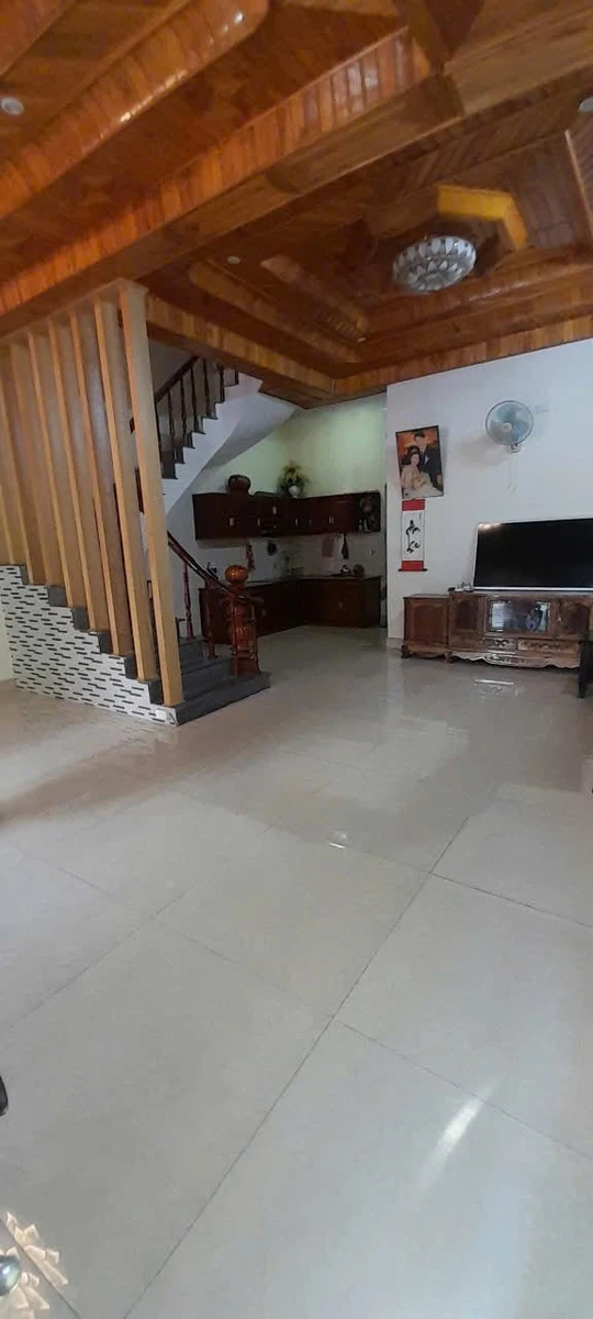 Cho thuê nhà 3 tầng 90m² 4PN Trường Thi 8 triệu/tháng - Ảnh thu nhỏ 2