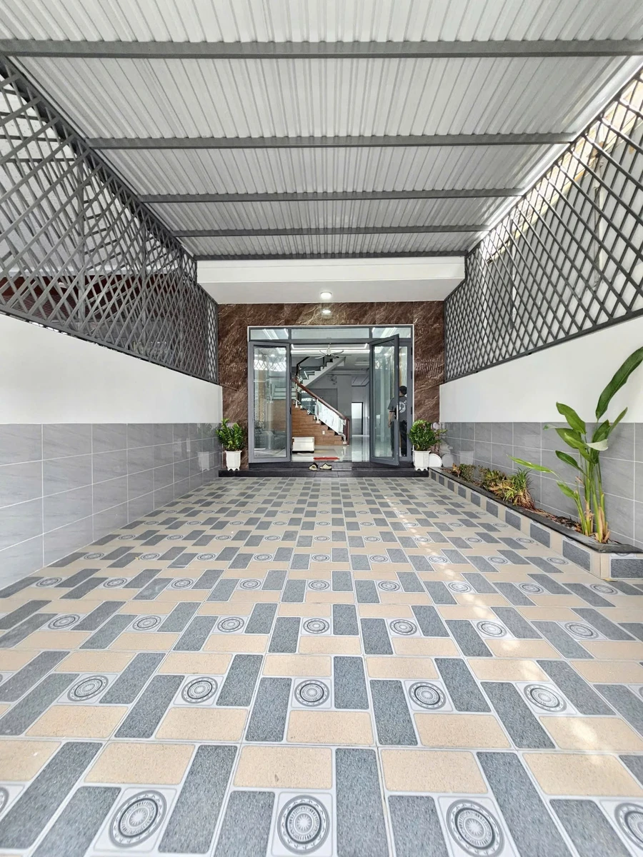 Bán nhà 1 trệt 1 lầu 129,8m2, 5 tỷ 800, Dĩ An - Ảnh thu nhỏ 2
