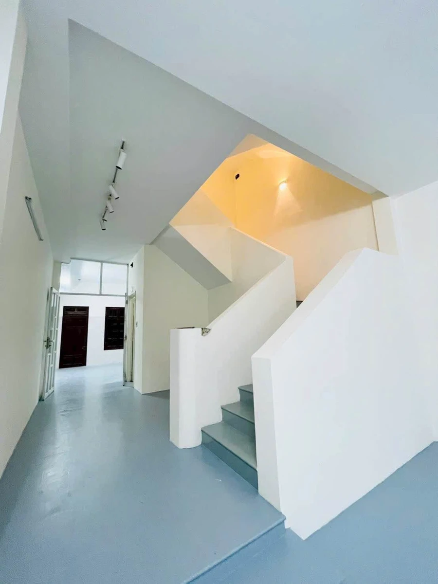 Cho thuê nhà 4 tầng mặt tiền đường Nguyễn Văn Linh, Hải Châu, Đà Nẵng, 100m2, 45 triệu/tháng - Ảnh thu nhỏ 3