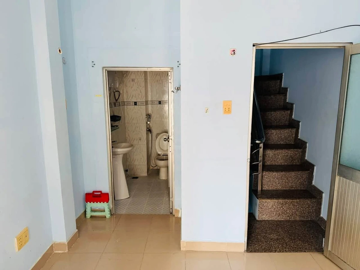 Cho thuê nhà 2PN 3WC 72m² Nguyễn Khoái Quận 4, 9,5 triệu/tháng - Ảnh thu nhỏ 5