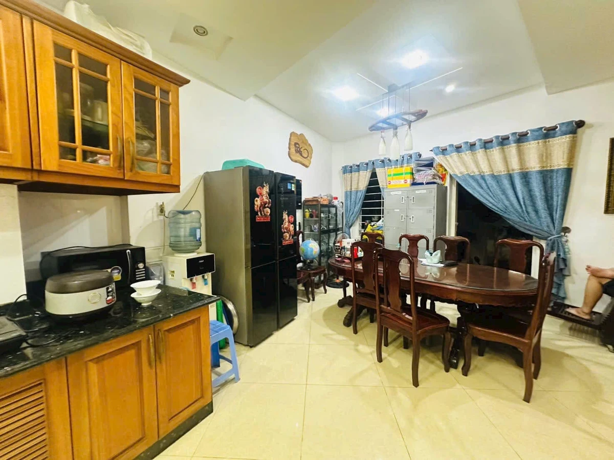 Bán nhà 1 trệt 1 lầu 136m2 full nội thất, sân vườn, sát Phạm Văn Đồng, Thủ Đức - Ảnh thu nhỏ 3