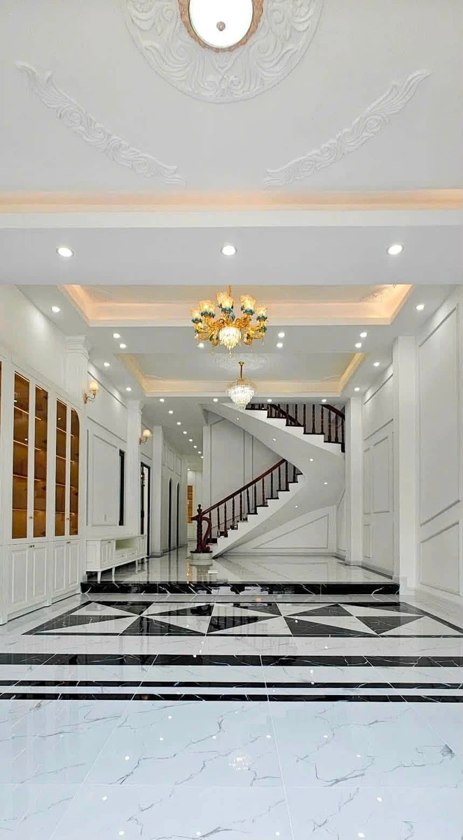 Bán nhà tân cổ điển mặt tiền Thành Thái, Rạch Giá, 165m² - Ảnh thu nhỏ 3