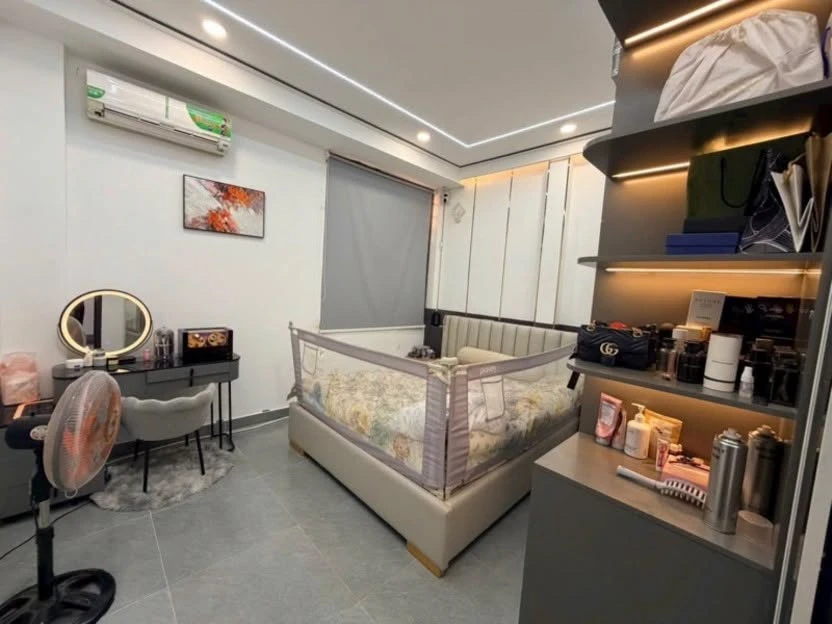 Bán nhà 3 tầng hẻm xe hơi 56m2, 3PN, đường Hà Huy Giáp Quận 12, giá 4,6 tỷ - Ảnh 1