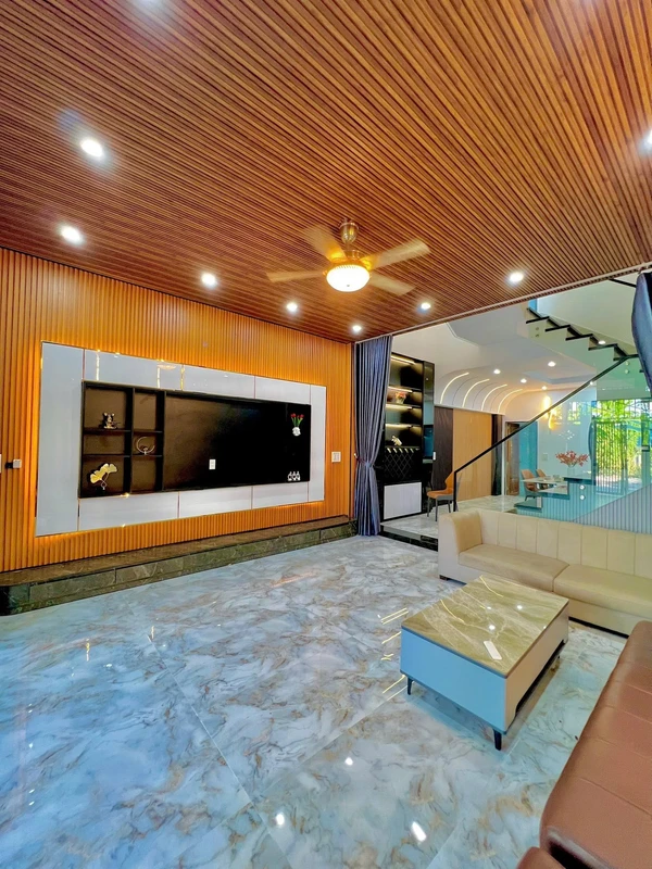 Bán nhà 3 tầng 100m2 mặt tiền Bầu Cầu Hoà Xuân 5,39 tỷ