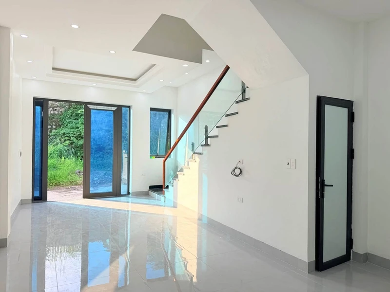 Bán nhà 3 tầng 46.2m² Vũ Văn Hiếu, Hạ Long, 1.999 tỷ