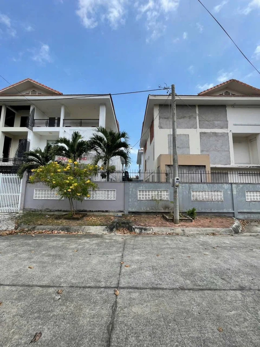 Bán biệt thự 200m2 đường Hùng Vương, TP Bà Rịa, giá 4,65 tỷ - Ảnh thu nhỏ 2