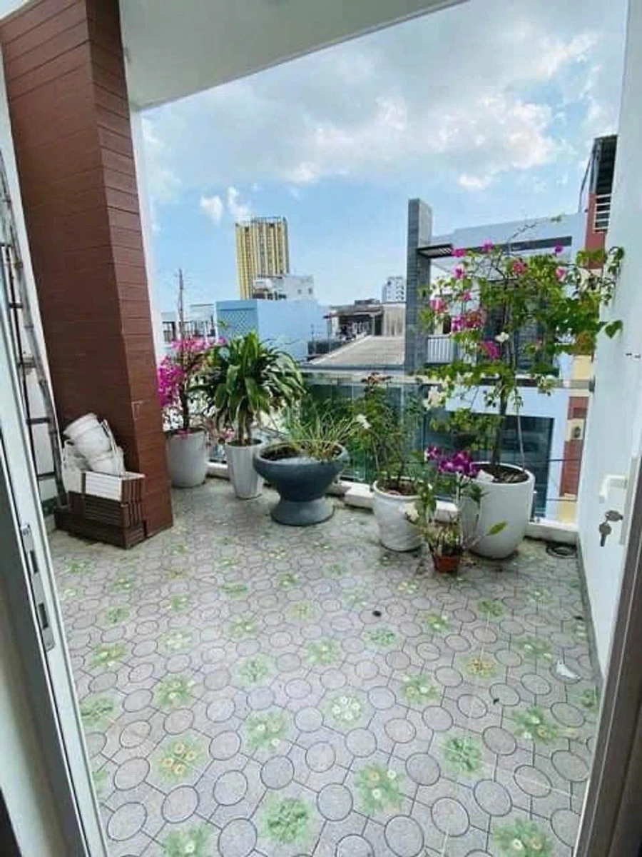 Bán nhà mặt tiền 3 tầng gần 60m² nhỉnh 6 tỷ Hải Châu - Ảnh thu nhỏ 2