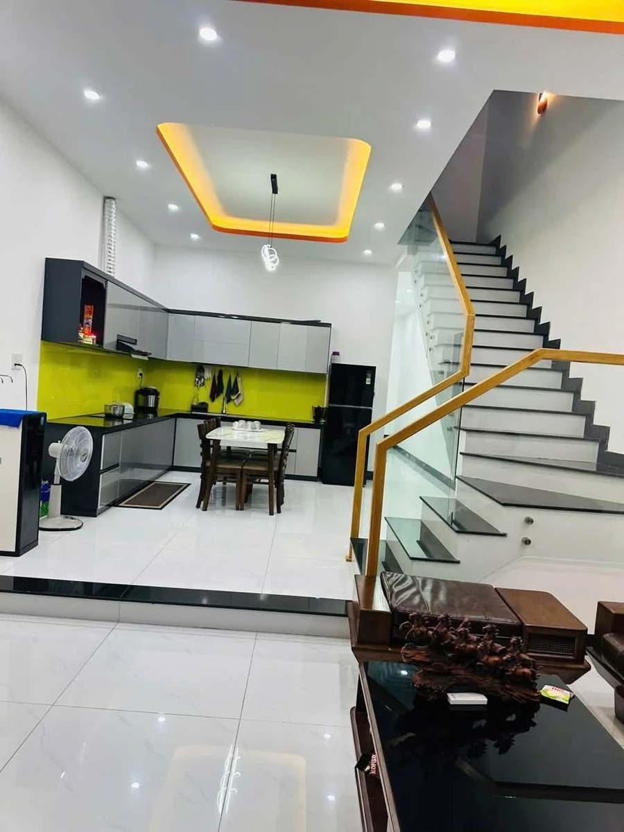 Bán nhà mặt tiền Hoàng Minh Giám 100m2, 3 PN, 5 tỷ - Ảnh thu nhỏ 2
