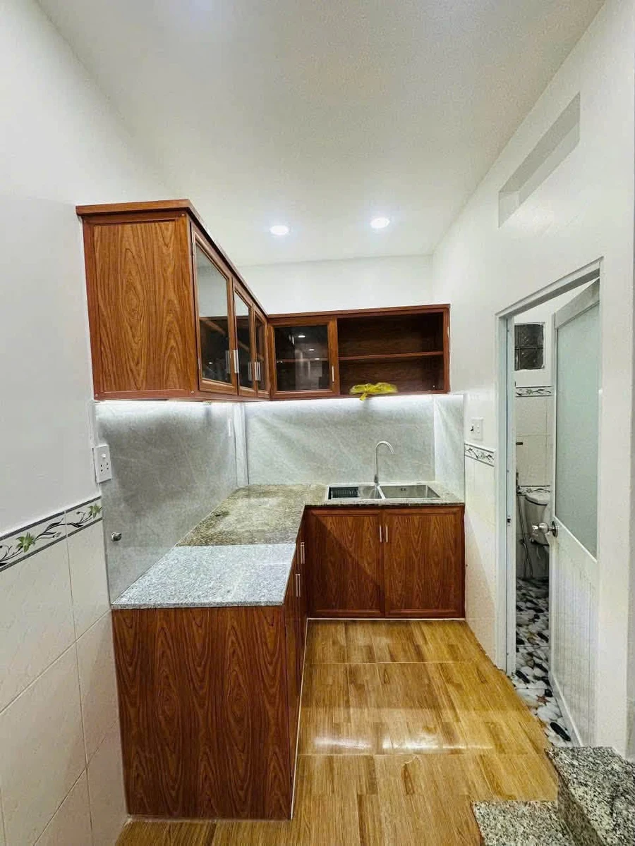 Bán nhà 1 trệt 1 lầu 3x8m đường Thạnh Lộc 19, Quận 12, giá 1,38 tỷ - Ảnh thu nhỏ 2