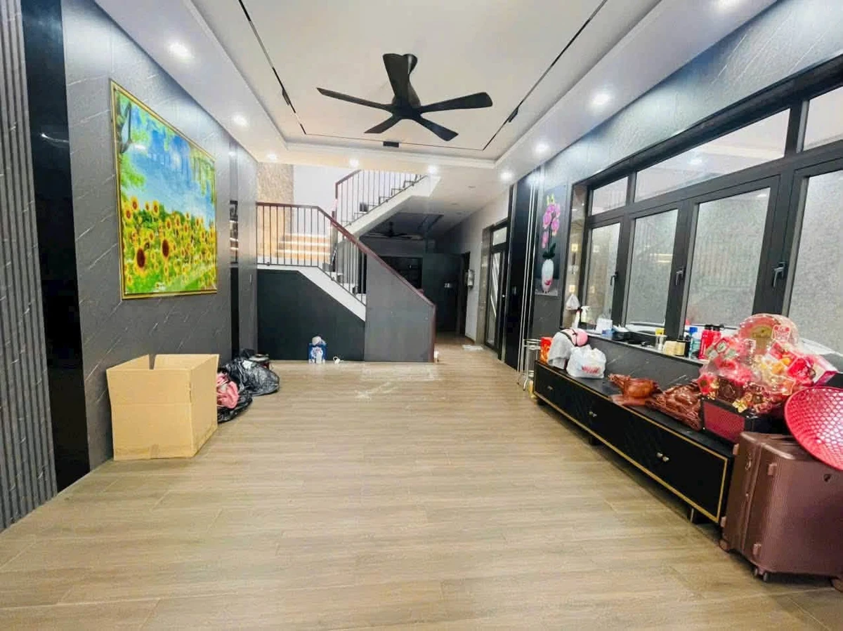 Bán biệt thự hiện đại 200m2, 4 PN, 7 tỷ 900 triệu Tân Phong - Ảnh thu nhỏ 2