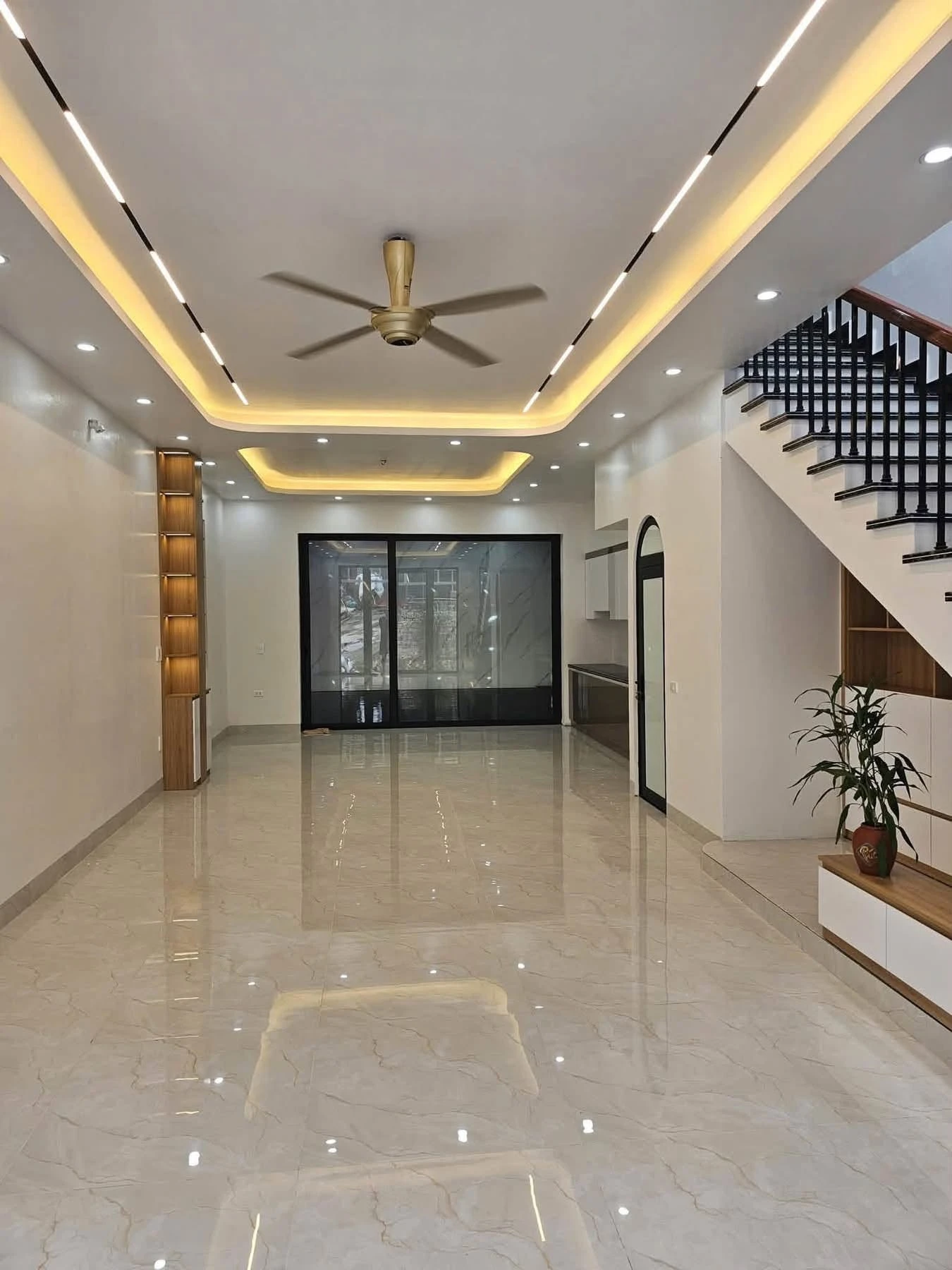 Bán nhà 2 tầng Cao Thắng 102m2 hơn 2 tỷ - Ảnh 1