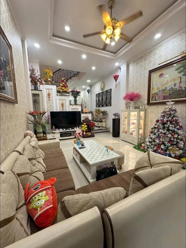 Bán nhà hẻm xe tải 123m2 gần KDC Hồng Long, Hiệp Bình Phước, Thủ Đức giá 13 tỷ