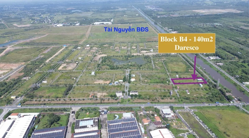 Lô đất mặt ngoài ngay cổng vào, cạnh công viên, khu dân cư Daresco Đức Hoà, 140m2, thương lượng