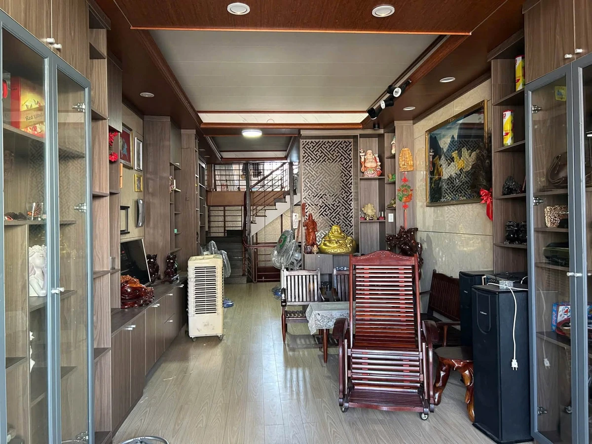 Bán nhà 1 trệt 3 lầu mặt tiền Nguyễn Huệ 68m2 Phan Thiết - Ảnh thu nhỏ 2