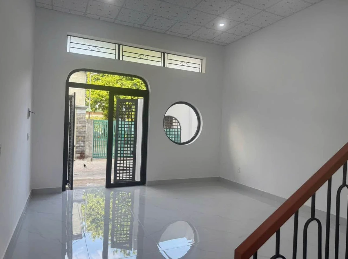Bán nhà mê lửng 5x17m, 3PN 2WC, hẻm 6m đường Mai Hắc Đế, giá 3,99 tỷ - Ảnh 1