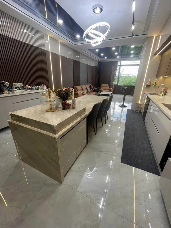 Bán nhà mặt tiền 4PN 106m² Buôn Ma Thuột, 8,3 tỷ