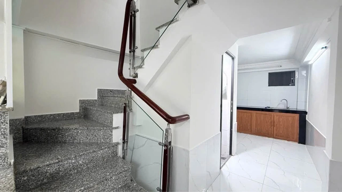 Bán nhà 4PN, 28.8m² Quận 7, 4.5 tỷ - Ảnh thu nhỏ 2