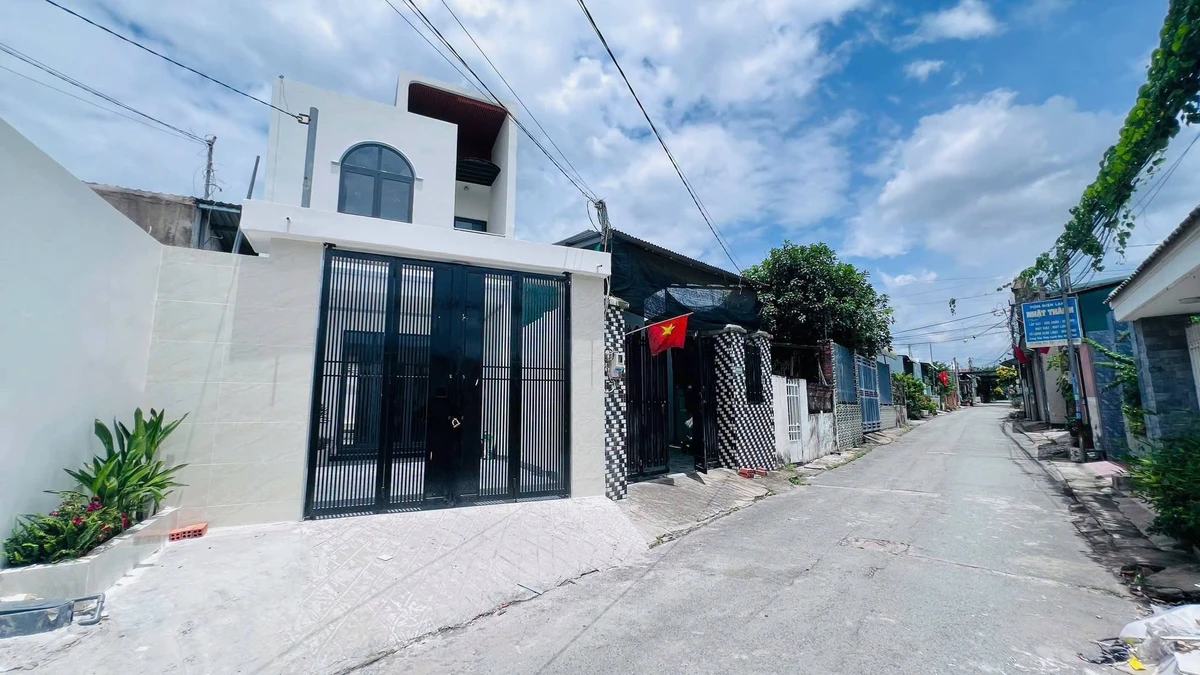 Bán nhà 1 trệt 1 lầu 137,7 m² Trảng Dài, Bình Dương 3,6 tỷ - Ảnh 1