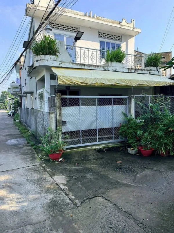 Bán nhà 92,1m² 2 phòng ngủ hẻm ô tô gần đường Hùng Vương, Phường 7, Bến Tre