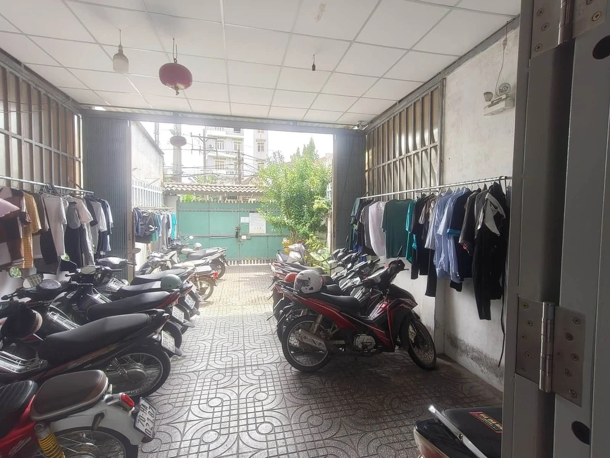 Bán căn hộ dịch vụ mặt tiền đường 8m, 1 trệt 2 lầu, 128m2, gần Cao đẳng Công Thương Quận 9 - Ảnh thu nhỏ 5