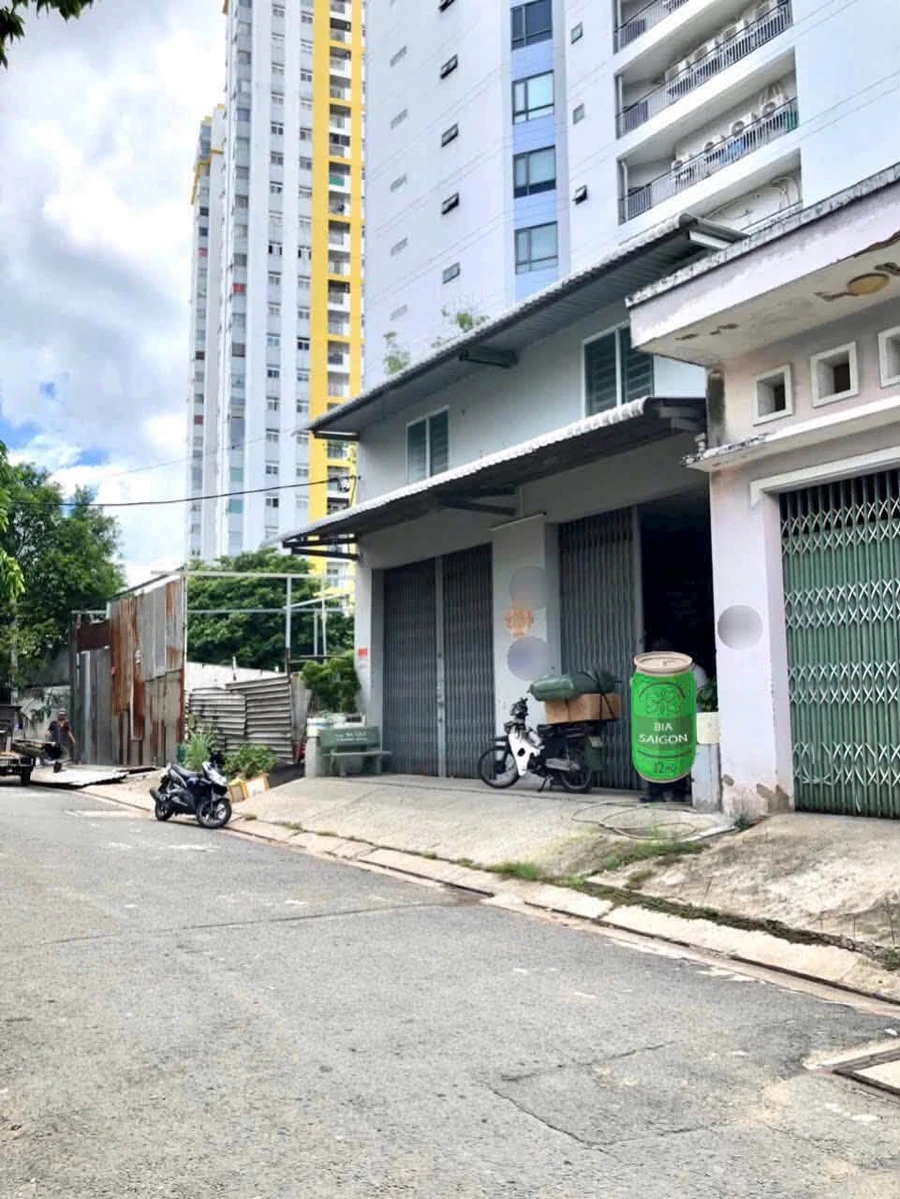 Bán nhà cấp 4 8,5x19m hẻm nhựa 10m đường An Dương Vương, Quận 8 - Ảnh 1