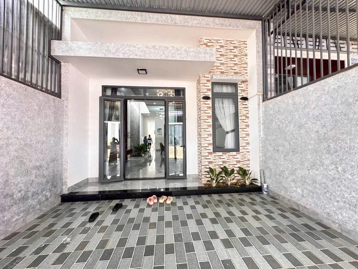Bán nhà 5x29m, 3 PN, full nội thất, Đồng Khởi, Bình Tân - Ảnh thu nhỏ 2