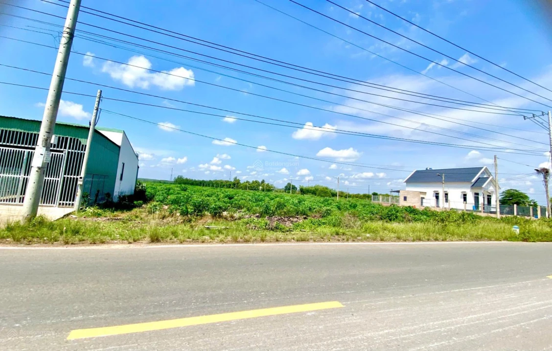 Bán gấp 1029m2 đất MT đường thông KCN đang HĐ sát chợ, thông QL13 tiện xây trọ. Giá 380tr - Ảnh 1