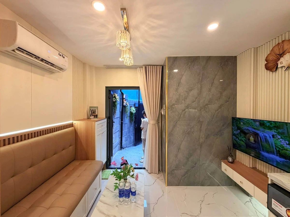 Bán nhà mặt tiền Quận 1, 32m2, 3.6 tỷ, nội thất đầy đủ - Ảnh thu nhỏ 3