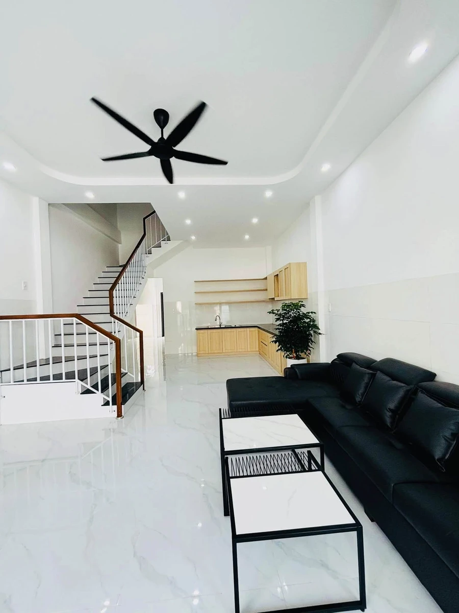 Bán nhà 2 tầng hẻm 331 Nguyễn Công Phương, Quảng Ngãi, 5x21m, 3 phòng ngủ - Ảnh thu nhỏ 2