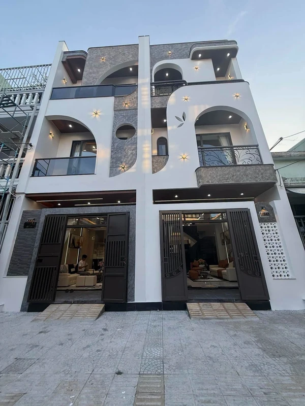 Bán nhà 3 tầng mặt tiền đường Trần Xuân Lê, Thanh Khê, Đà Nẵng, 55m2, giá 7,95 tỷ