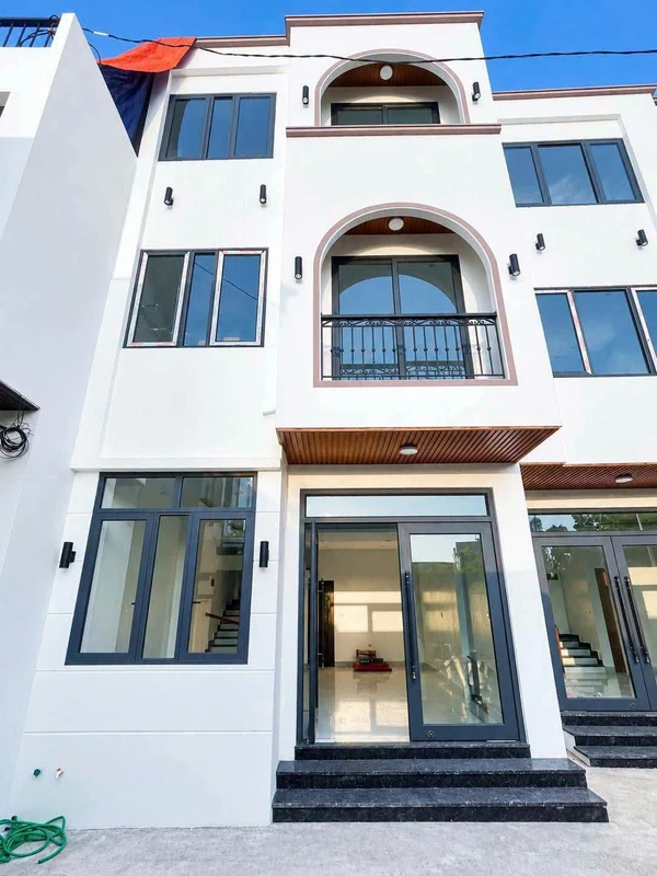 Bán nhà 3 tầng 50m2 Cầu Nước Mặn Quảng Ninh giá 2.2 tỷ