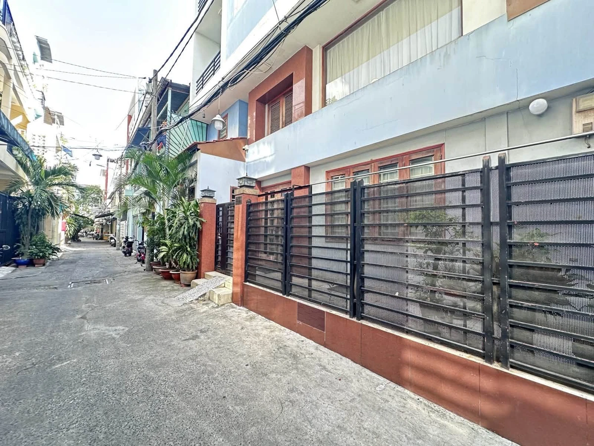 Bán nhà Quận 10 50m2 gần chợ Nguyễn Trí Phương 8 tỷ - Ảnh 1
