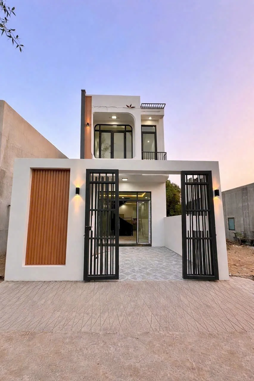 Bán nhà thiết kế 105m2, 4PN gần chợ Thạnh Phú, chỉ 700 triệu - Ảnh 1
