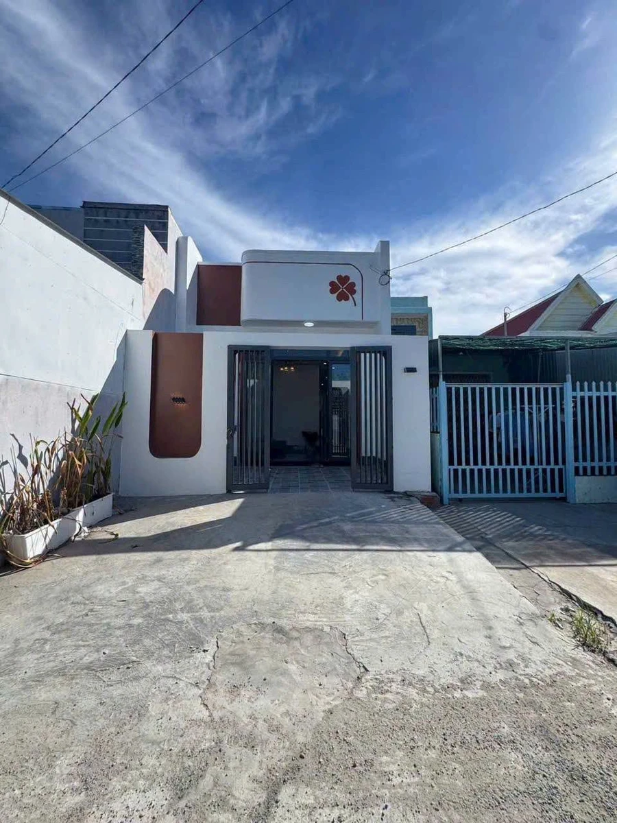 Bán nhà 109.9m2 3 phòng ngủ Rạch Giá 1 tỷ 850 triệu - Ảnh 1