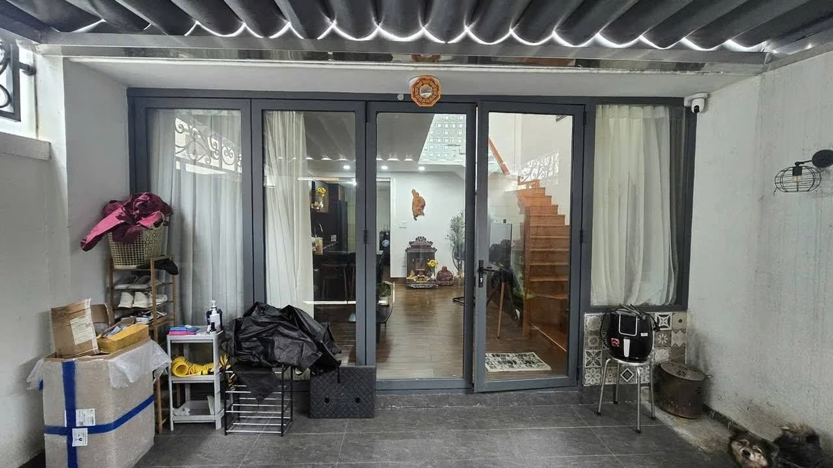 Bán nhà phong cách hiện đại 65m2, 2 phòng ngủ, gần Văn Hoa Villa, 2.99 tỷ - Ảnh thu nhỏ 3