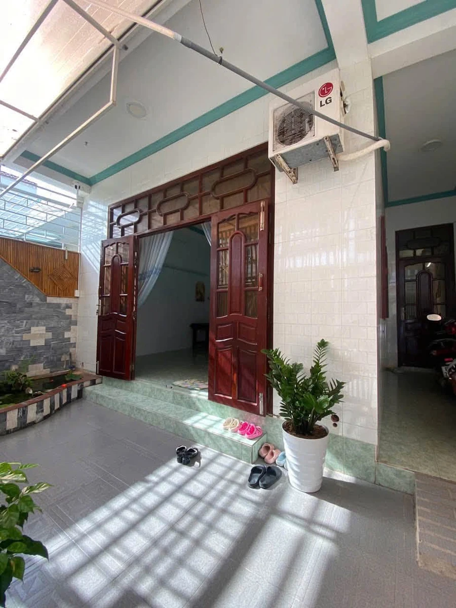 Bán nhà lầu 2PN mặt tiền Nguyễn Sắc Kim Phan Thiết 75.6m2 - Ảnh thu nhỏ 3