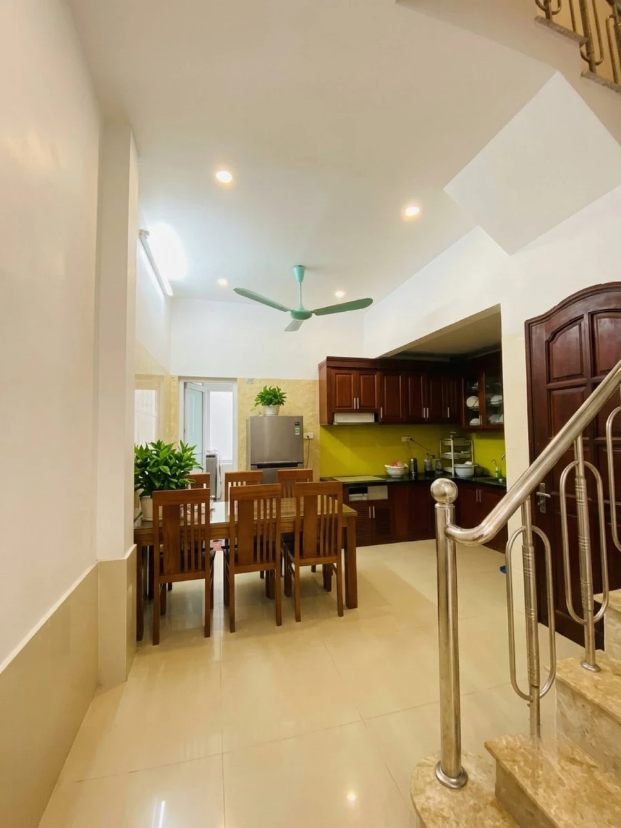 Bán nhà 4 tầng 45m2 ngõ 3 gác gần đường Cầu Giấy, Hà Nội giá 9,65 tỷ - Ảnh thu nhỏ 4
