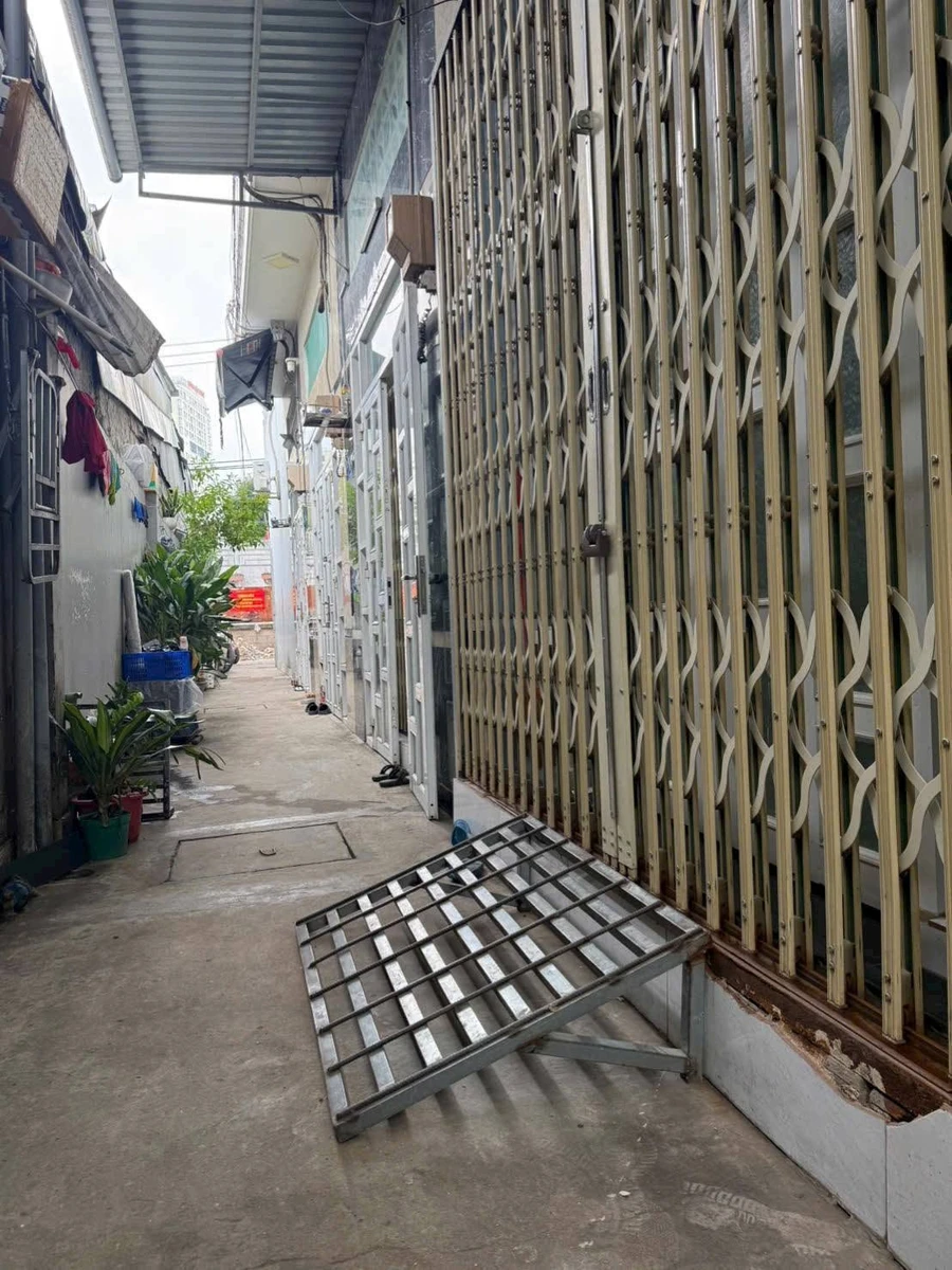Bán nhà 24m² hẻm Nguyễn Thị Thập Quận 7, 830 triệu - Ảnh thu nhỏ 3