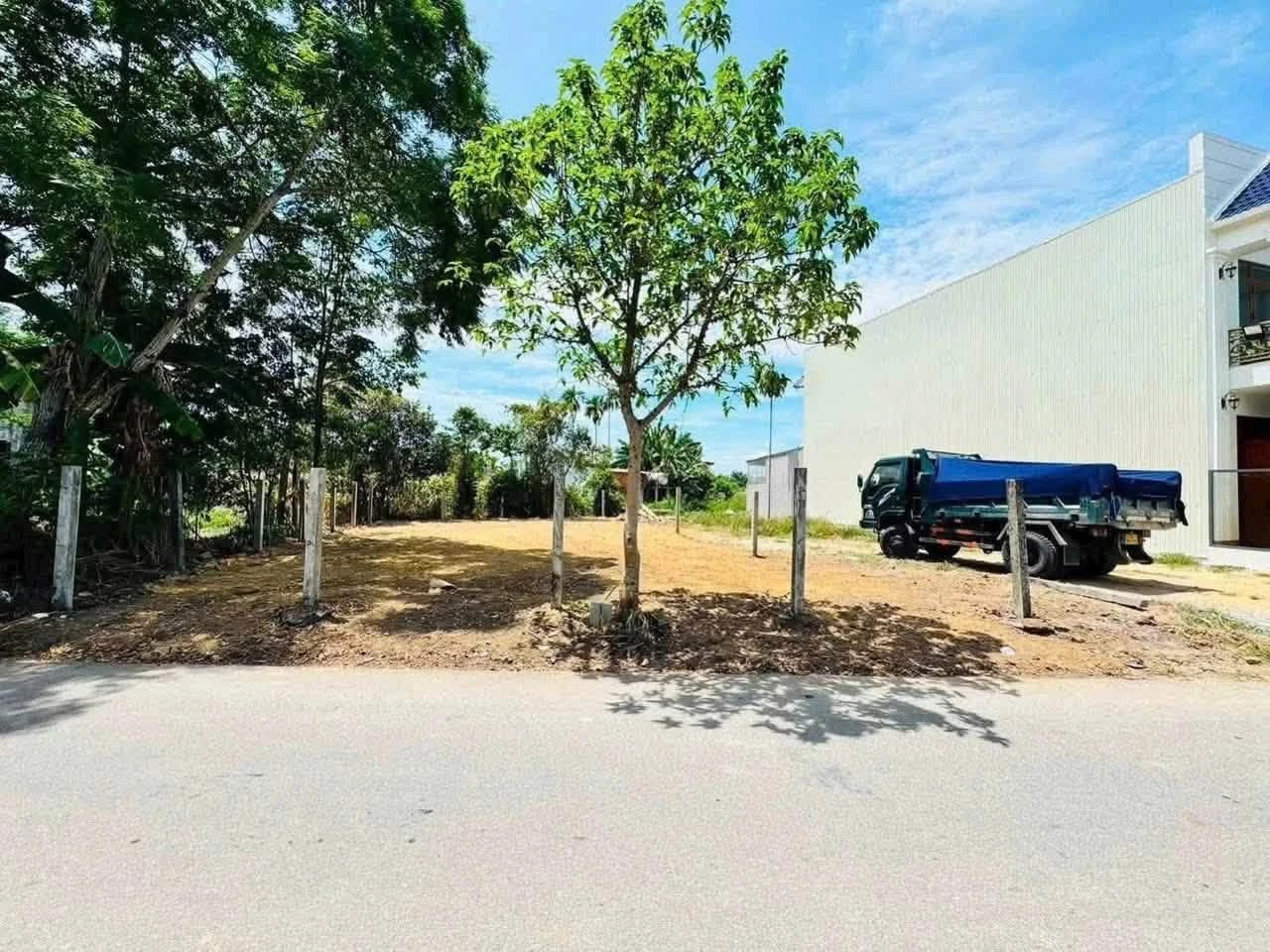 Bán đất mặt tiền Nguyễn Trãi 5,5x19m chỉ 9xx triệu, Bình Chánh - Ảnh 1
