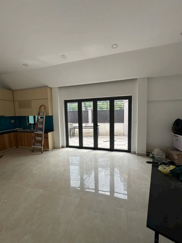 Cho thuê nhà phố mặt tiền Lý Thánh Tông, 144m², 12 triệu/tháng